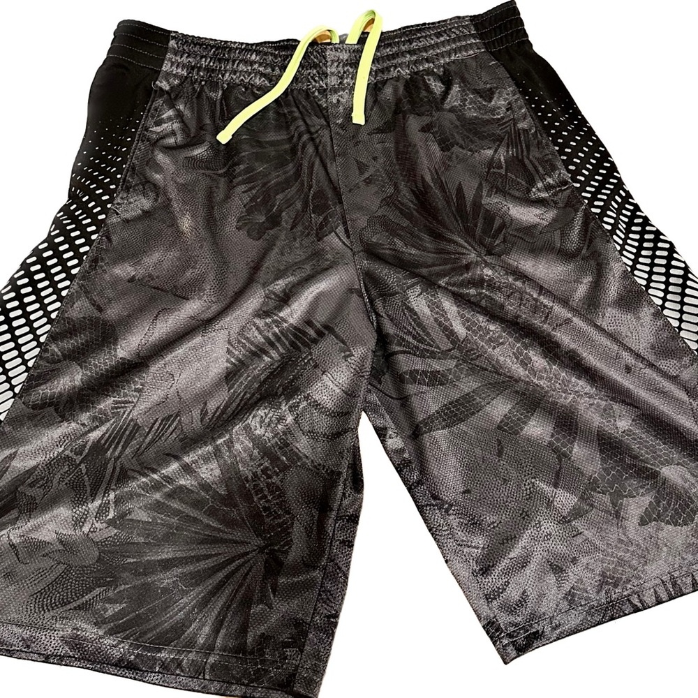 Men’s Size Large Old Navy athletic shorts.  Old Navy Active Go Dry